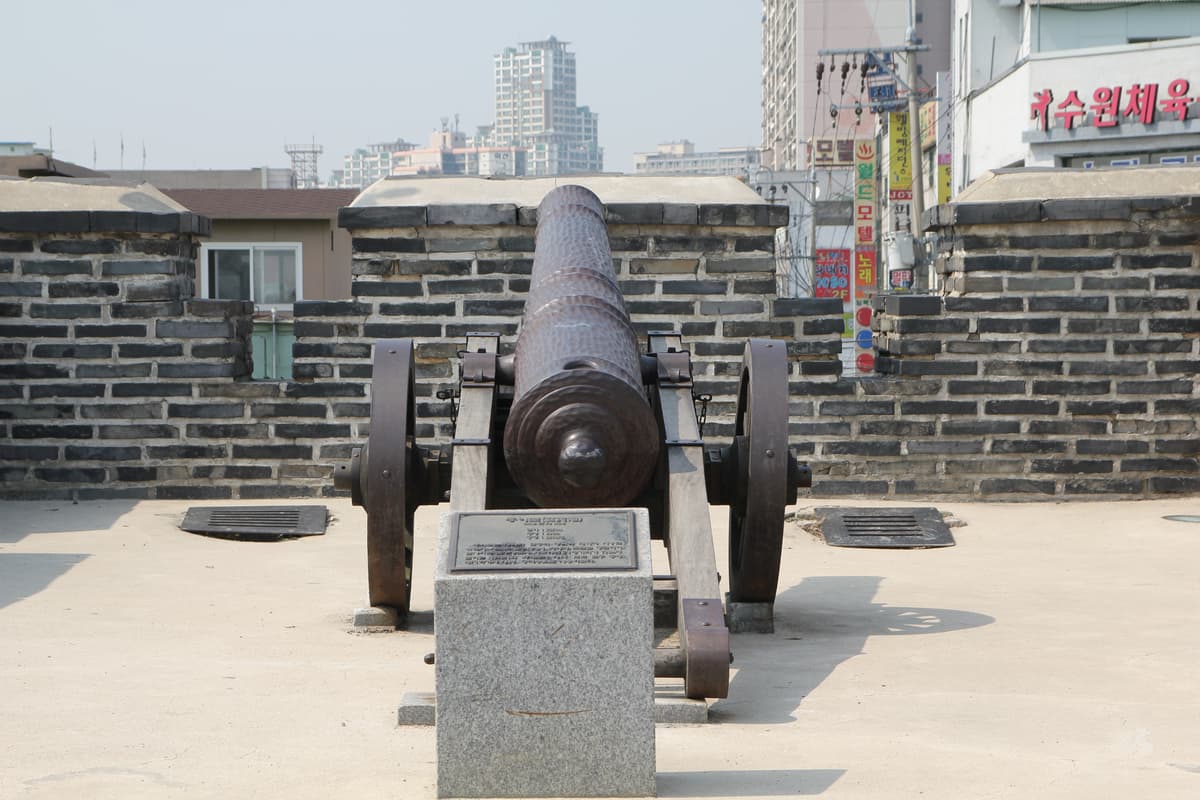 수원 화성 홍이포 Hongipo Cannon at Hwaseong Fortress